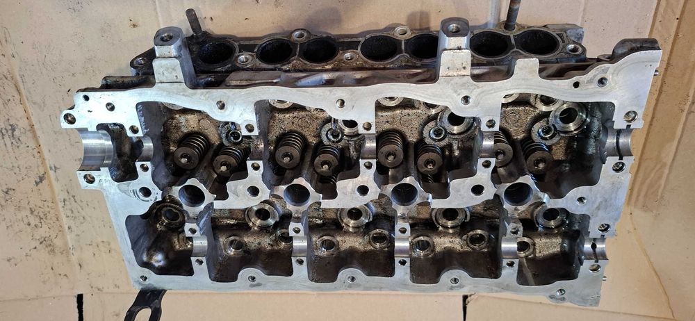 Цилиндрова глава за киа / хюндай 1.6 128, с код на мотор D4FB