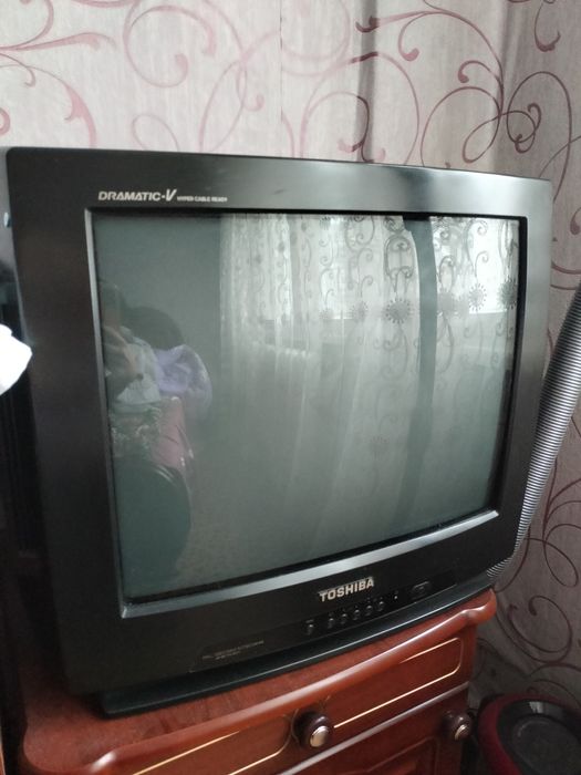 Продам цветной телевизор