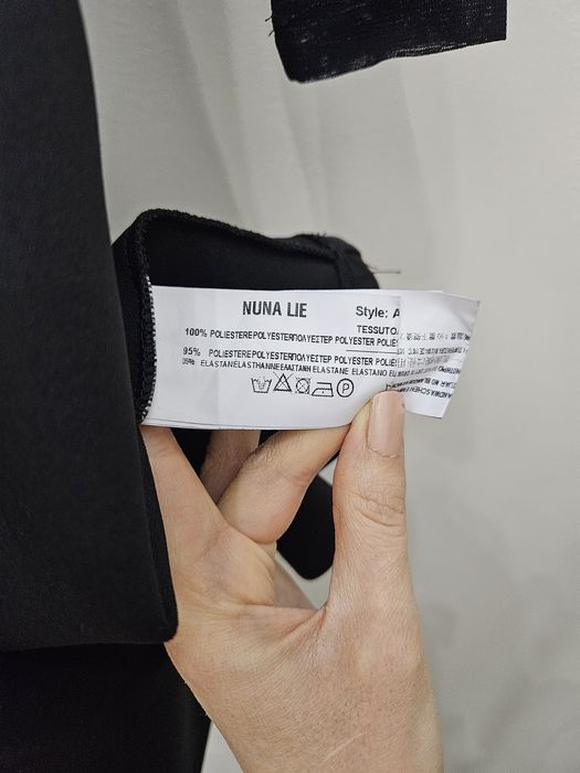 Малка черна рокля