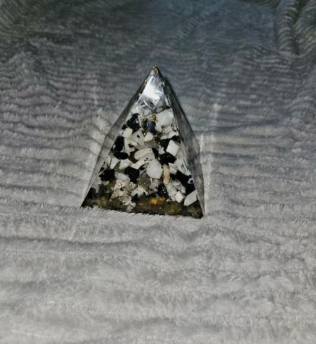 Piramida 11.5 cm orgon yng&yang