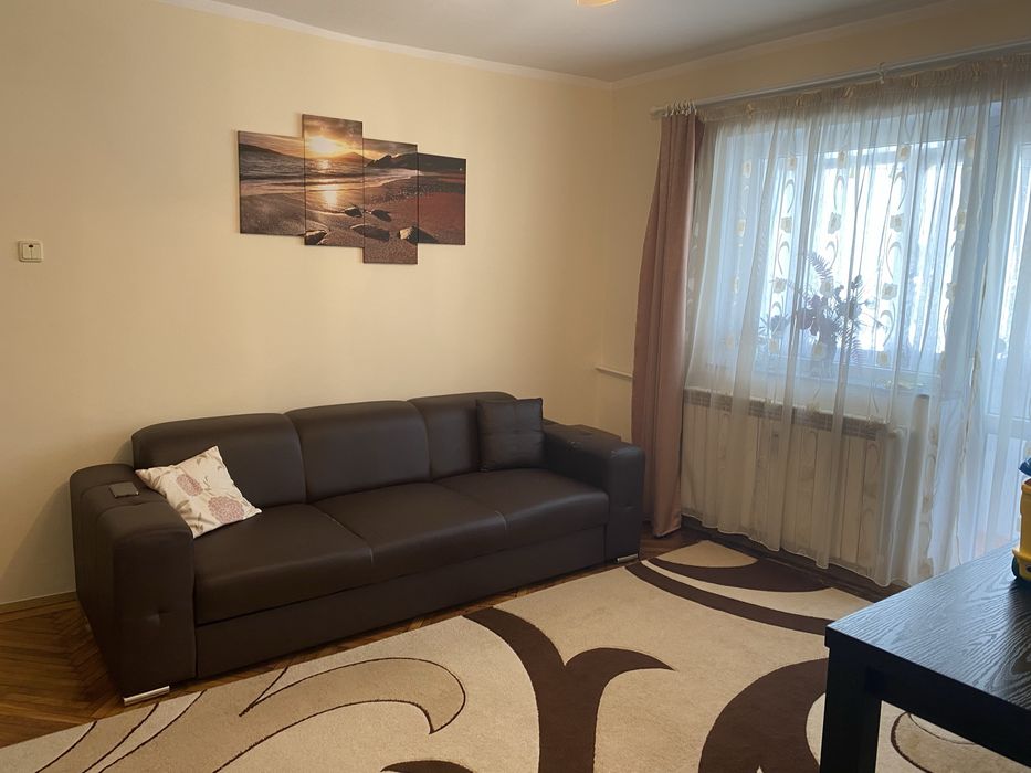 Ap cu 2 camere de vanzare ( piata mica)