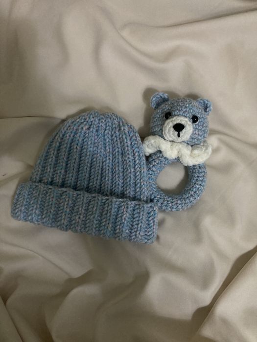 Игрушки и шапочки ручной работы