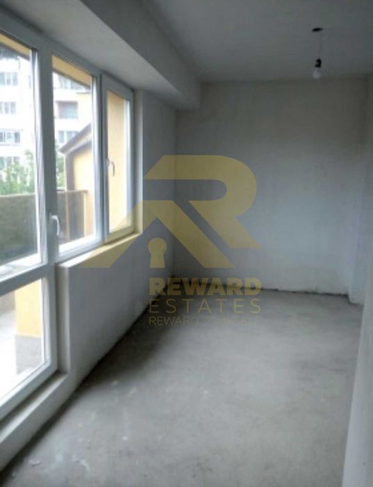 Продава се Тристаен апартамент в София, Център - 106 кв.м за 1965 €/кв.м - Снимка #2