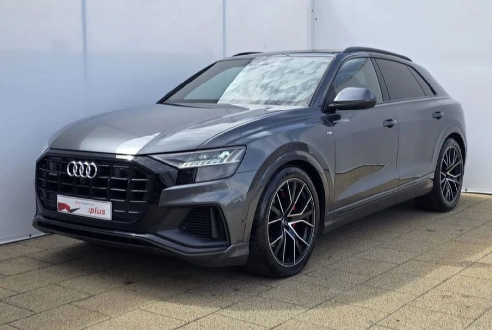 AUDI Q8 2020