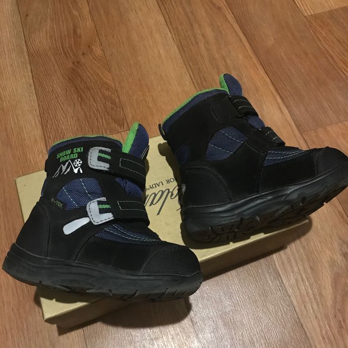 Продам Детскую обувь