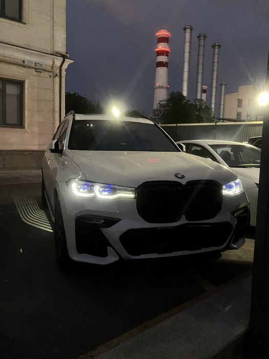 Машина в идеальном состоянии BMW X7