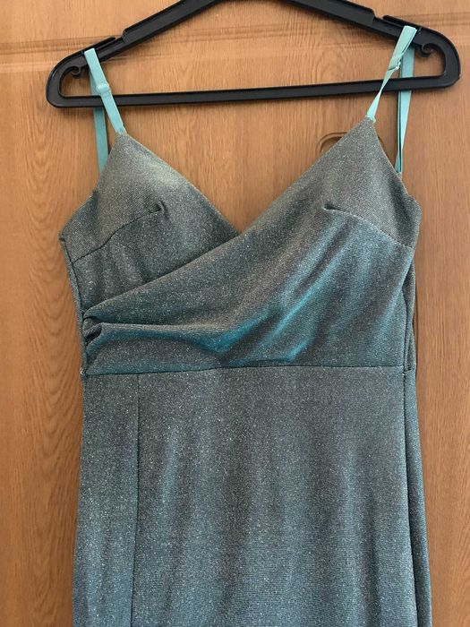 Ефектна рокля Елегантна дълга рокля с брокат