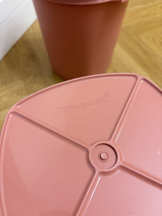 Продам контейнеры Tupperware