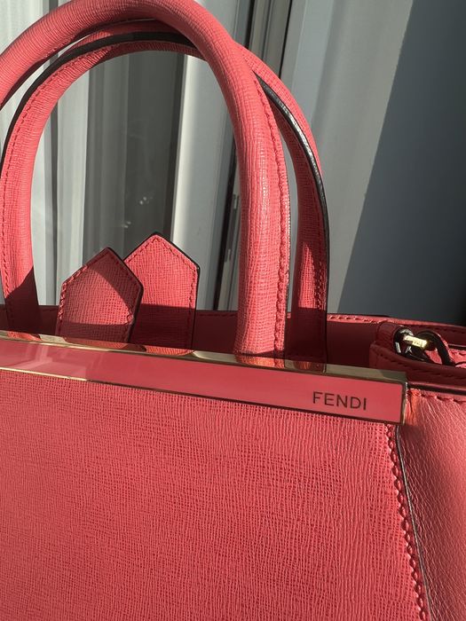 Продам сумку FENDI