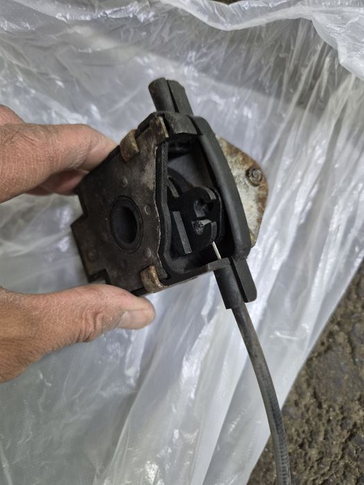 Замок капота БМВ Е 39,Е 46,Е 53