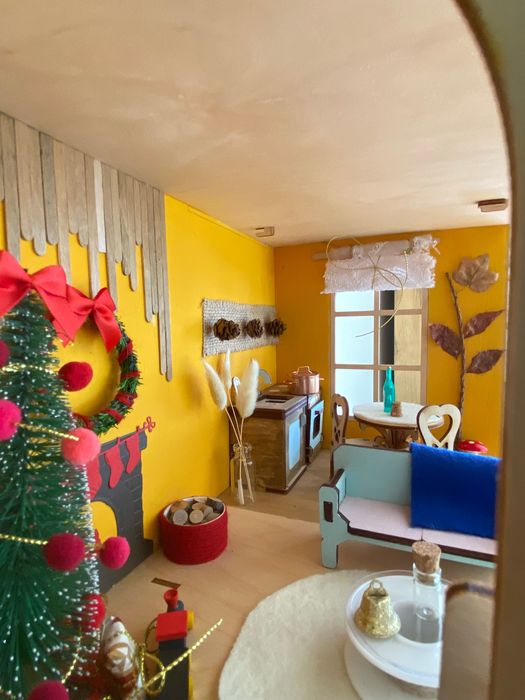 Къща за кукли от дърво