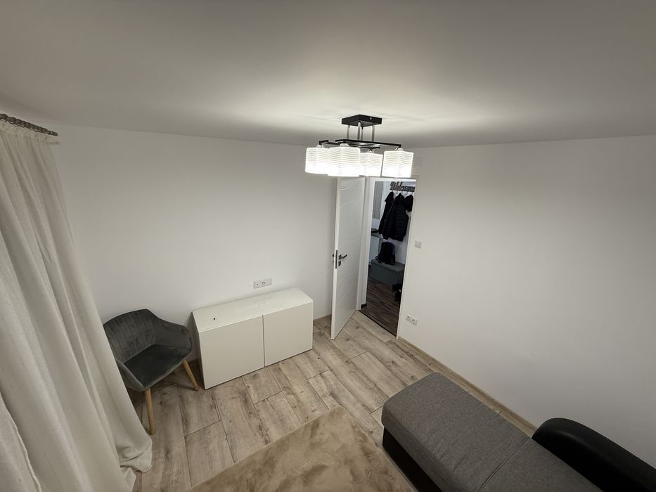 Apartament 3 camere etaj 1 girocului