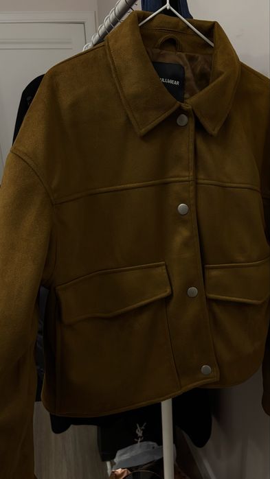 Куртка из искусственной замши pull&bear