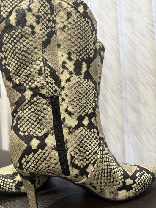 Ботуши Guess , 37 номер