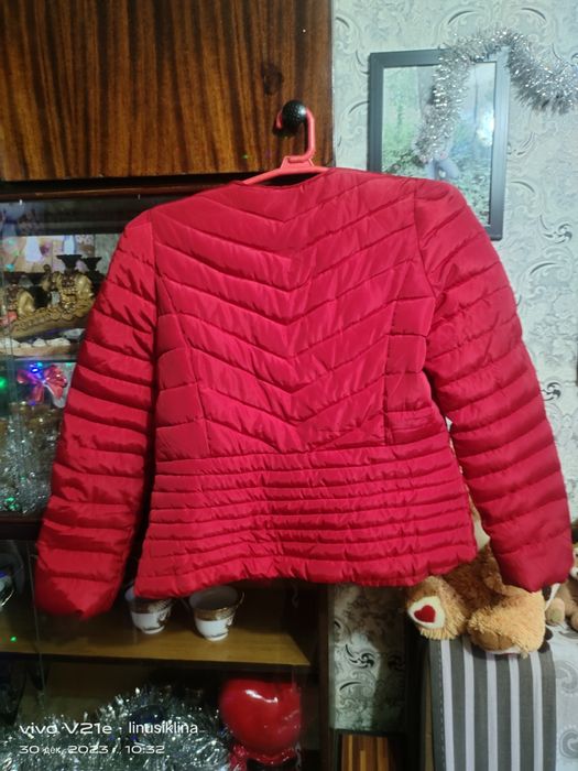 Женские куртки в отличном состоянии.