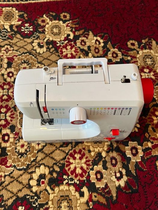 Швейная машина