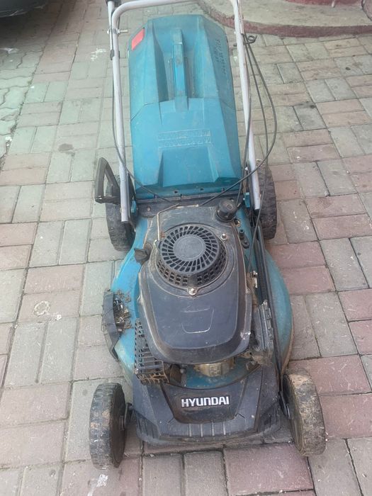 Продам газонокосилку
