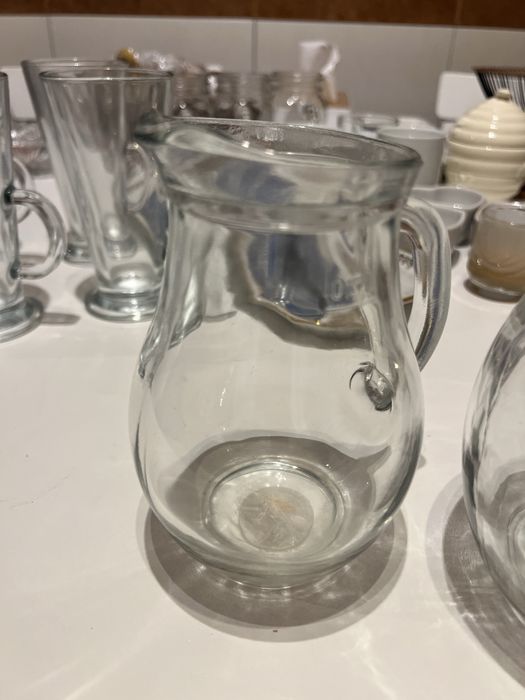 Carafe din sticlǎ