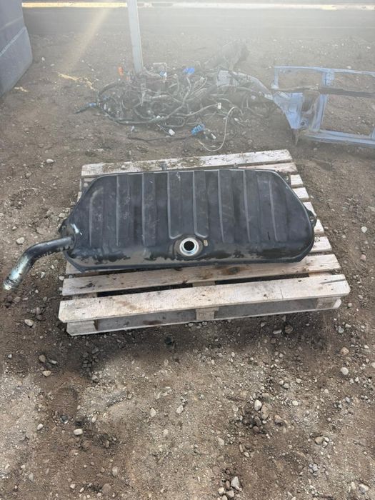 Бак на мерс 124 mercedes