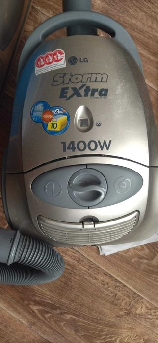 Пылесос LG 1400 W