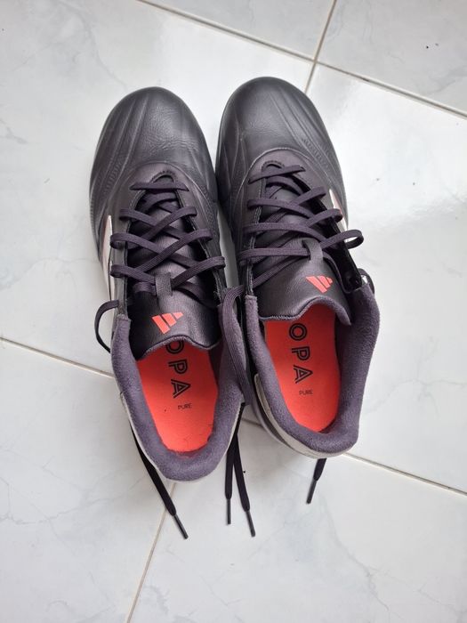 adidas маратонки за футбол