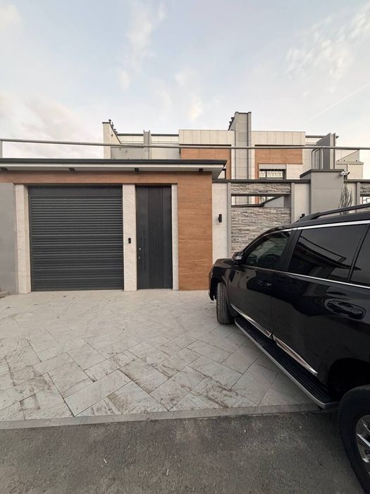 Продам евро дом Циалковском 2 сотки 4 уровня 6 комнат 460м2