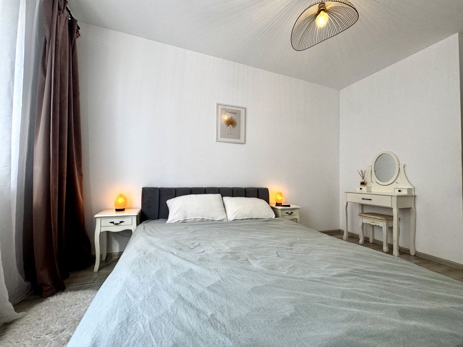 Apartament mobilat-utilat, parcare proprie, termen lung/scurt, pet fri