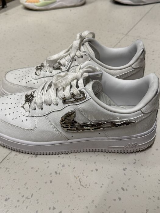 42 размер Nike air белые с металлическими значками