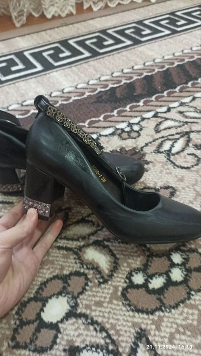 Tufli yangi 1 marotaba kiyilgan