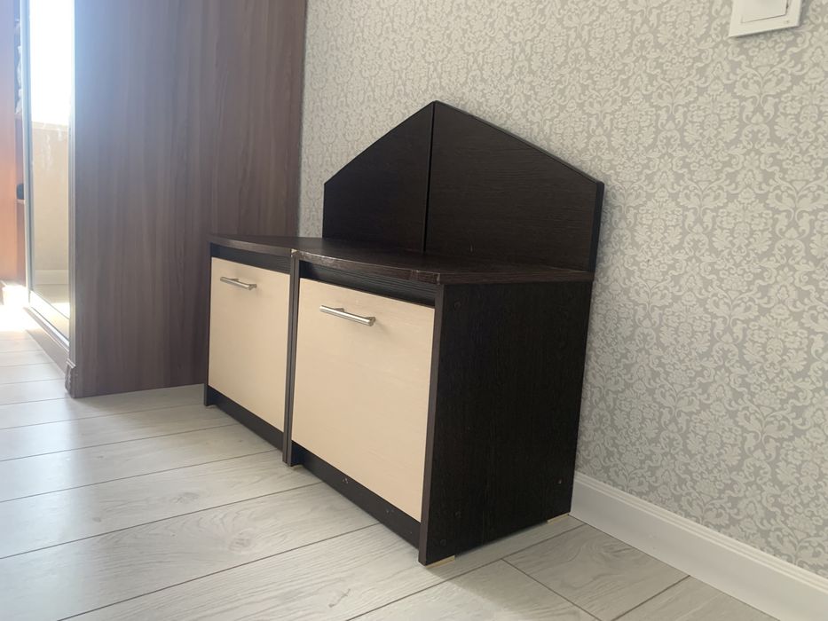 Прикроватные тумбы