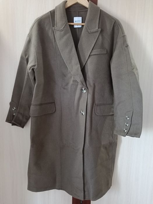 Продам пальто новое