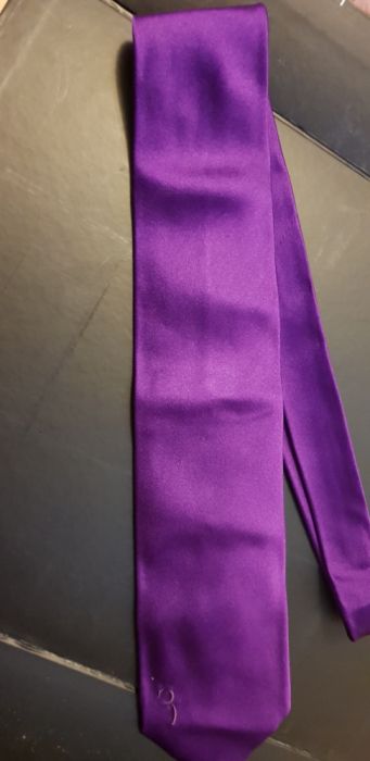 Cravata Kiton, Billionaire