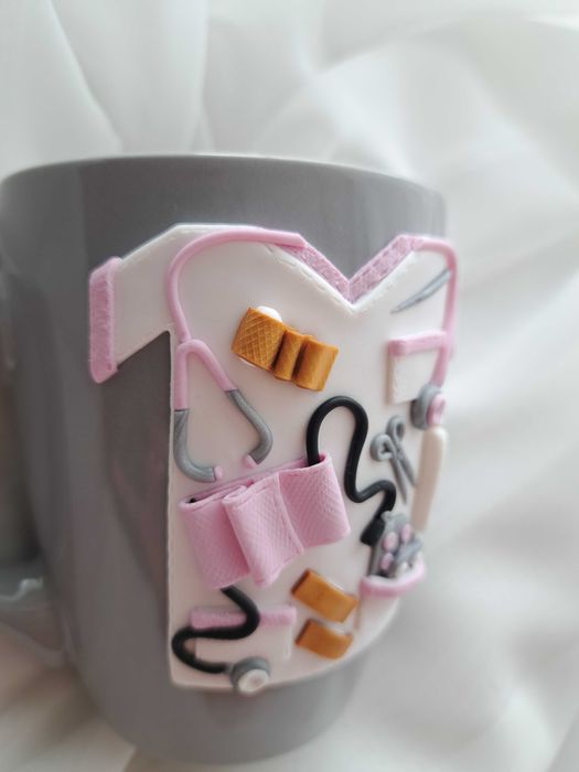 Ръчно декорирана чаша с полимернаглина" За лекър"