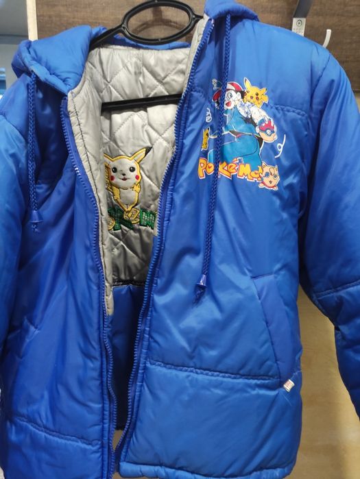 Зимно двулицево яке с качулка.