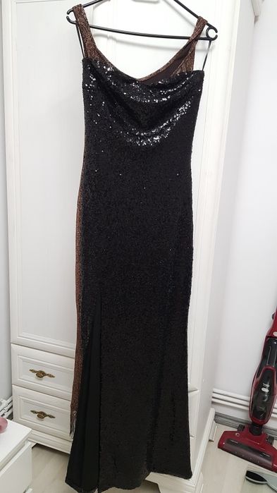 Vand rochițe ocazie