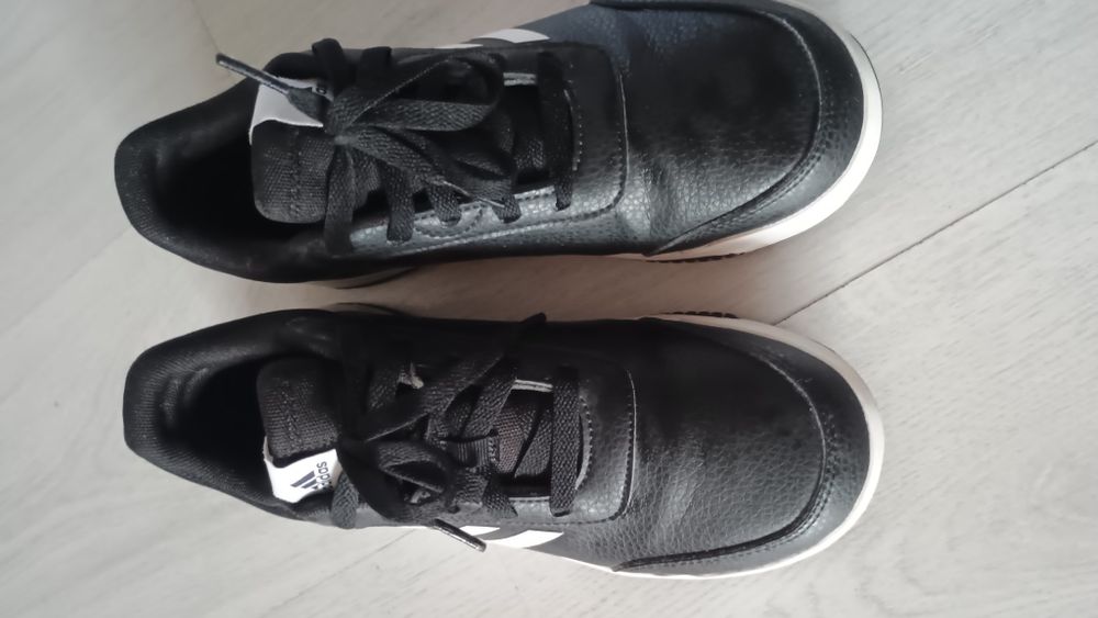 Оригинални кецове Adidas 37,5н