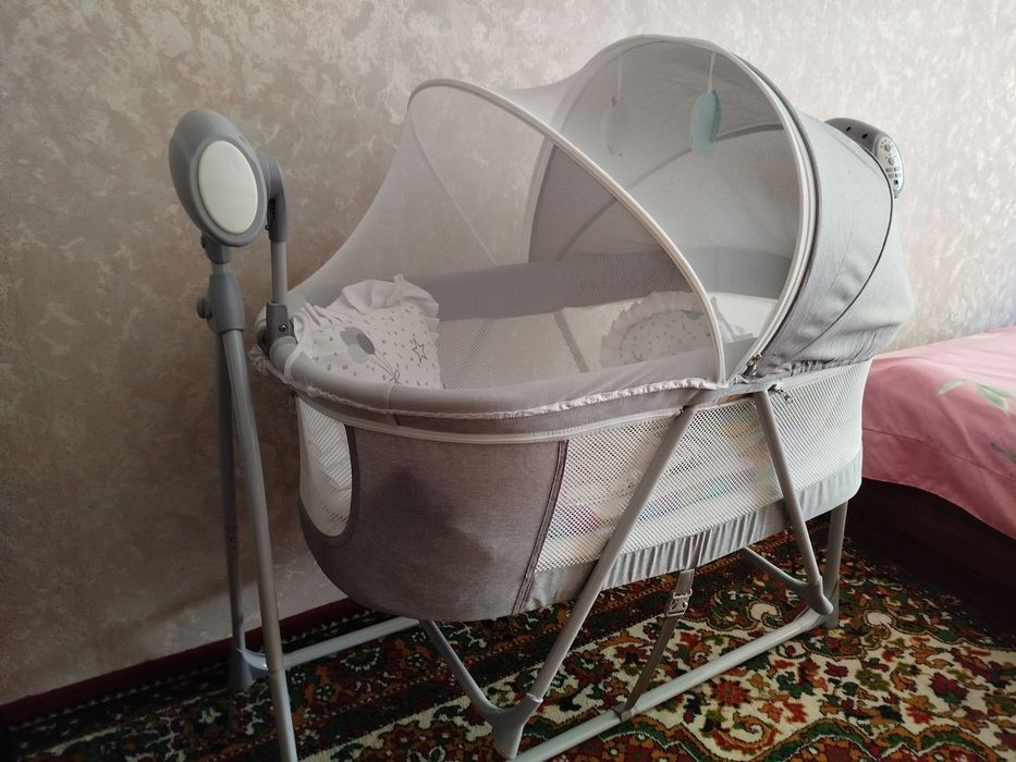 Продаётся кроватка для новорожденных, с функцией кочания.