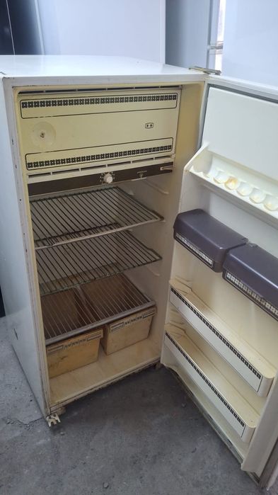 Продам холодильник