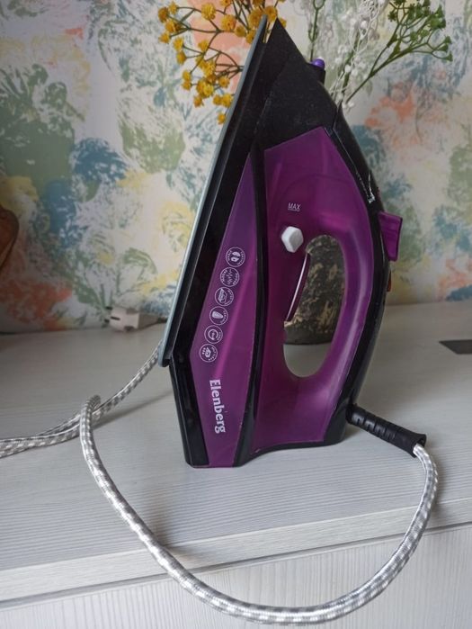 Утюг  " Elenberg"