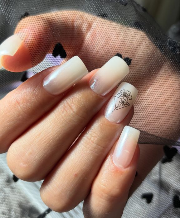 Ofer servicii de manichiura- Oferta speciala pentru prima manichiura