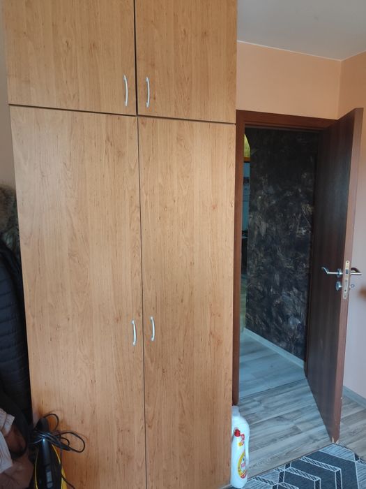 Гардероб с надстройка+легло с матрак 250 евро