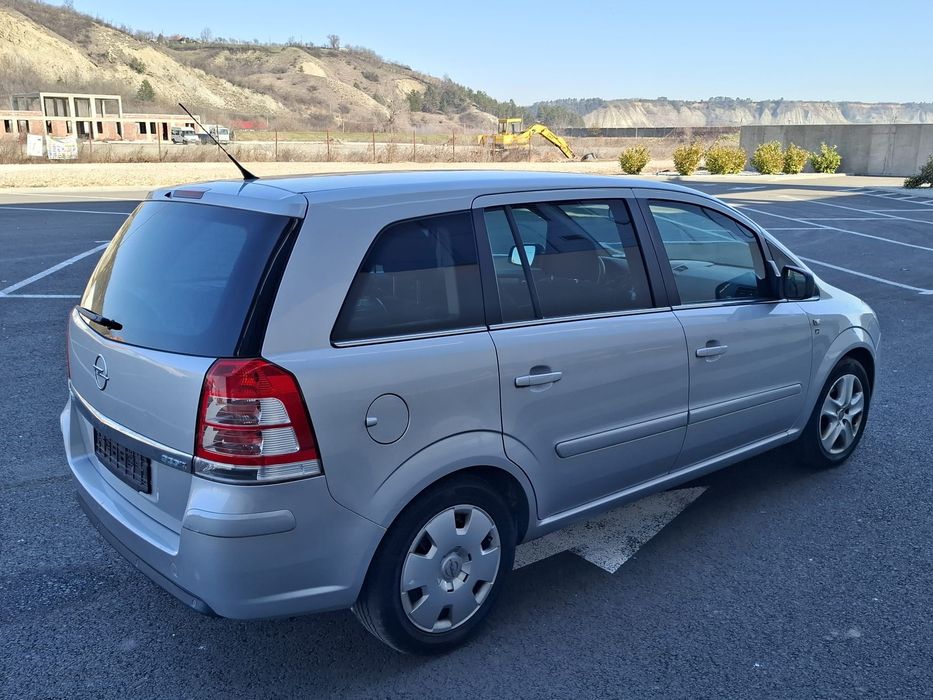 Vând Opel ZAFIRA 7 locuri