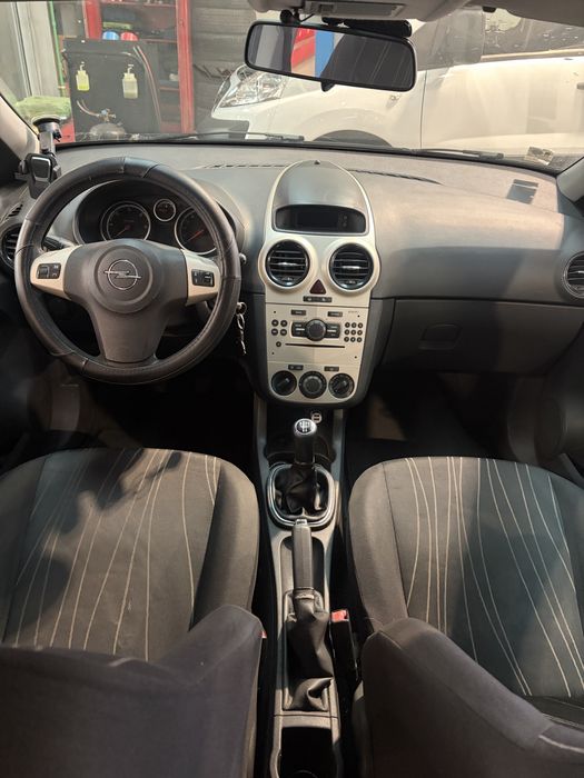 Opel corsa D-ecnomica,ideala pentru oras