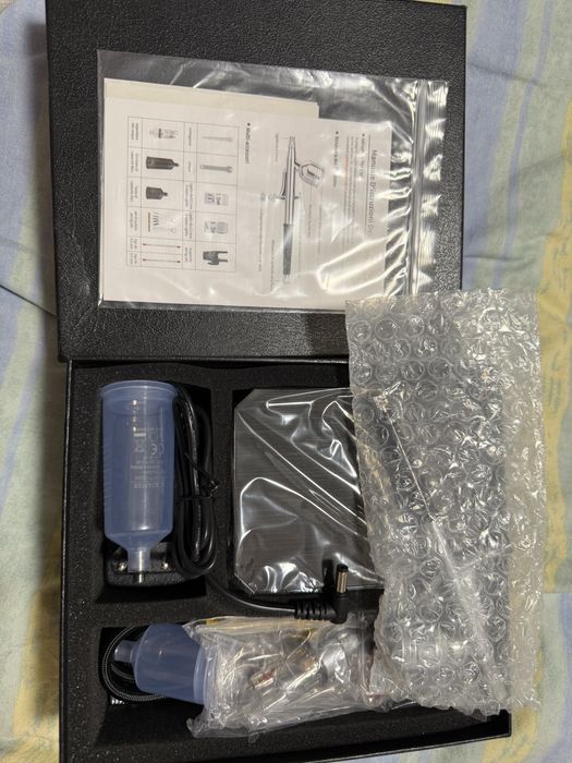 аерограф (airbrush kit) с преносим USB компресор.