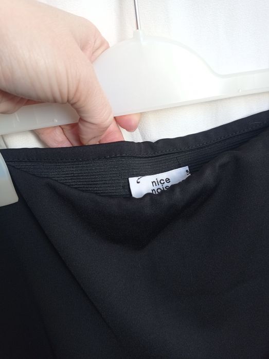 Fustă neagră , scurtă, S