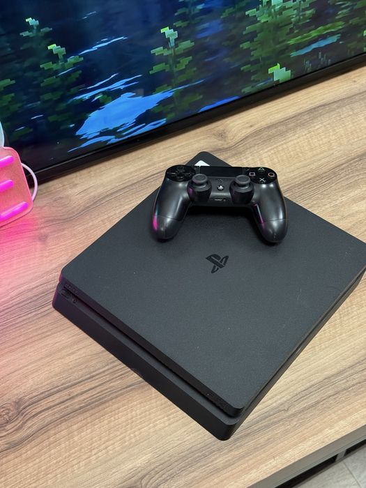 Прошитая Sony PlayStation 4 Slim, 1 геймпад, с 9 играми