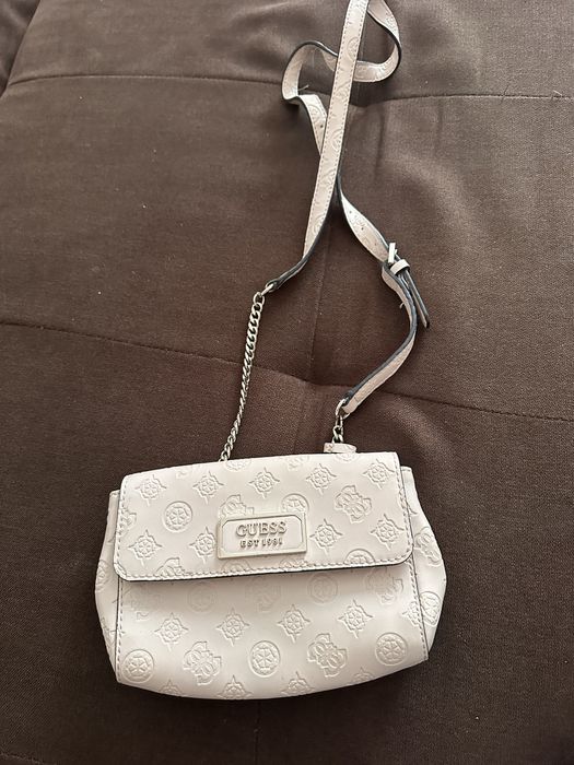 Оригинална чанта Guess