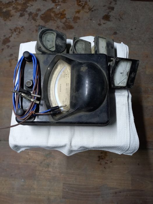 Амперметр и вольтметр