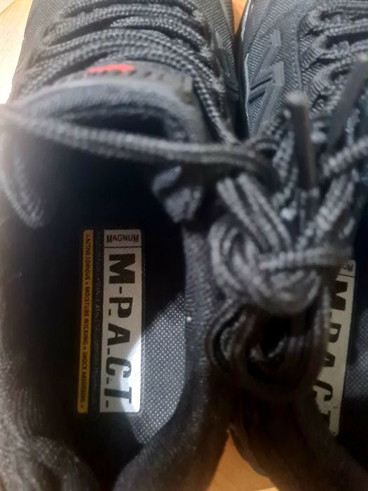 Продам кроссовки