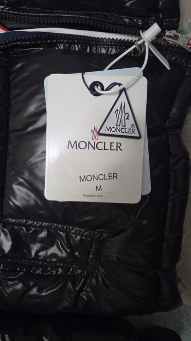 Geaca m.o.n.c.l.e.r  montbeliard